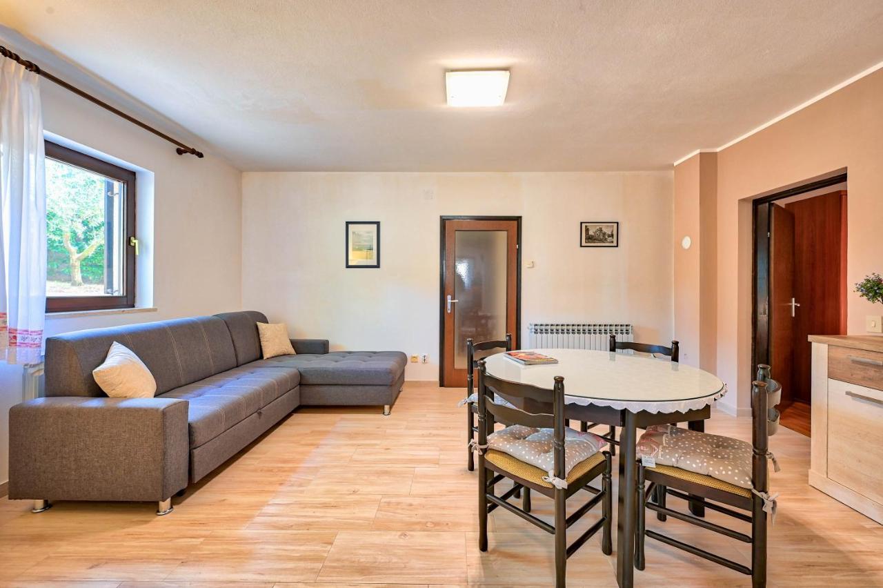 Iby Apartment Pula Luaran gambar