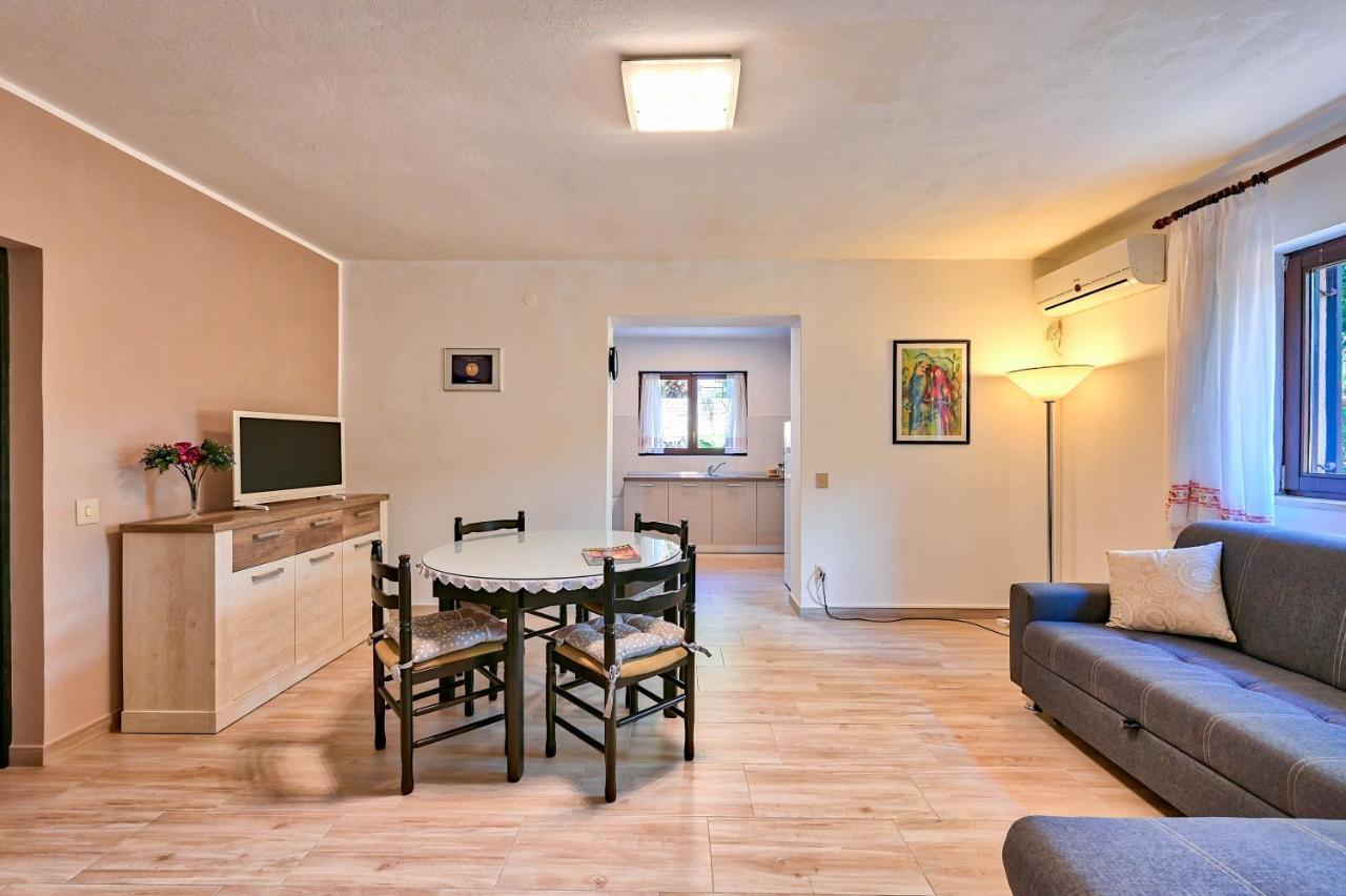 Iby Apartment Pula Luaran gambar