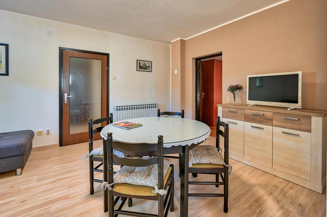 Iby Apartment Pula Luaran gambar