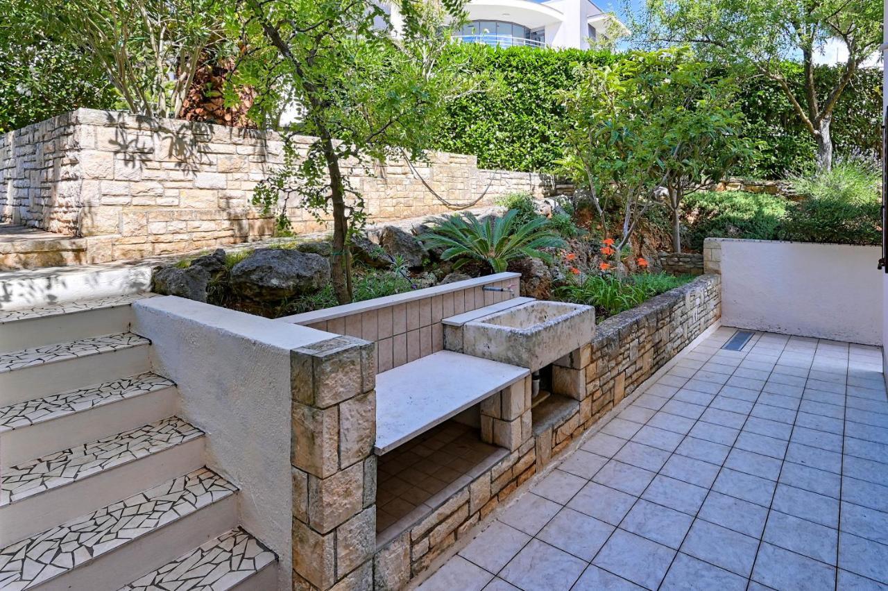 Iby Apartment Pula Luaran gambar