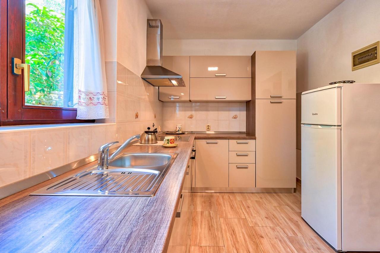 Iby Apartment Pula Luaran gambar
